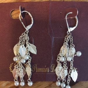 Dangle leaf and bead earrings
